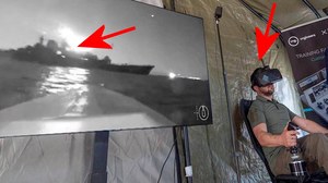 Prezydent Ukrainy steruje dronem, który uderza w rosyjski okręt