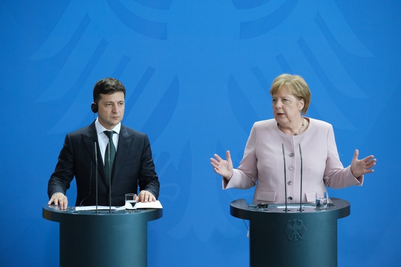 Prezydent Ukrainy Volodymyr Zelensky i kanclerz Niemiec Angela Merkel /Sean Gallup /Getty Images