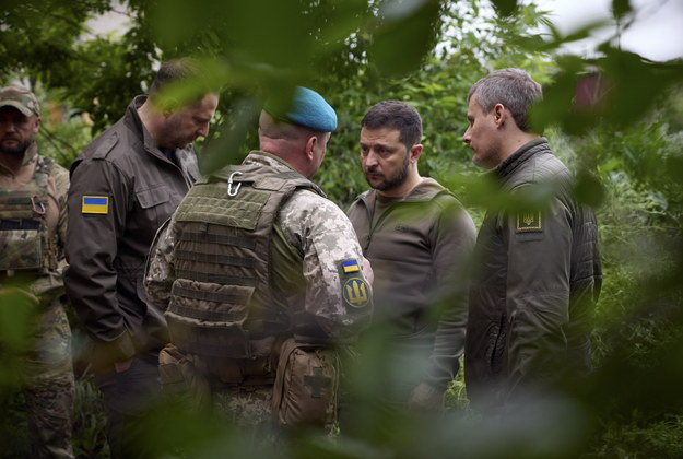 Prezydent Ukrainy Wołodymyr Zełenski podczas spotkania z żołnierzami w obwodzie donieckim /UKRAINIAN PRESIDENTIAL PRESS SERVICE HANDOUT HANDOUT /PAP/EPA