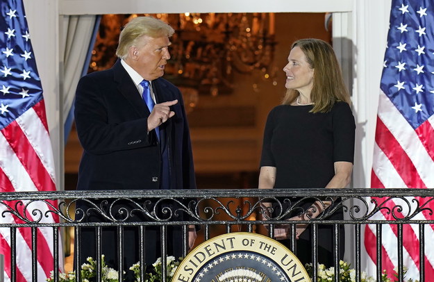 Prezydent USA Donald Trump i Amy Coney Barrett /CHRIS KLEPONIS /PAP/EPA