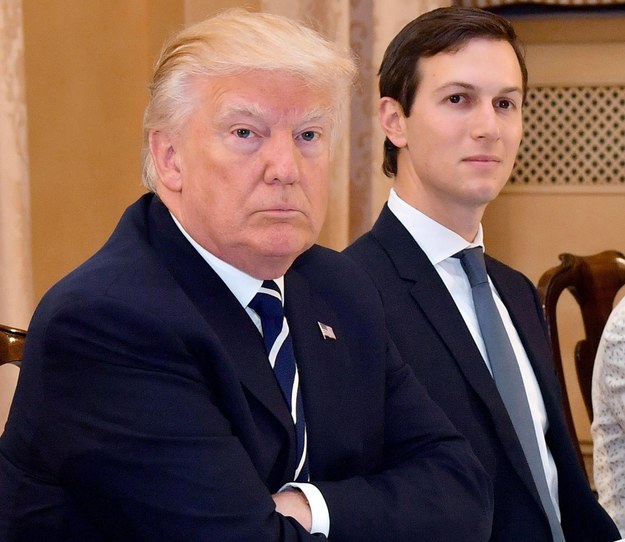 Prezydent USA Donald Trump i jego zięć i doradca Jared Kushner /ETTORE FERRARI /PAP/EPA