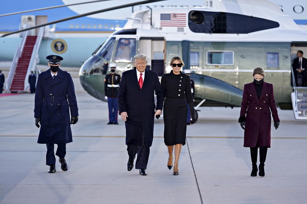 Prezydent USA Donald Trump i Pierwsza Dama Melania Trump tuż po przylocie do bazy wojskowej Joint Base Andrews w stanie Maryland /STEFANI REYNOLDS/POOL /PAP/EPA