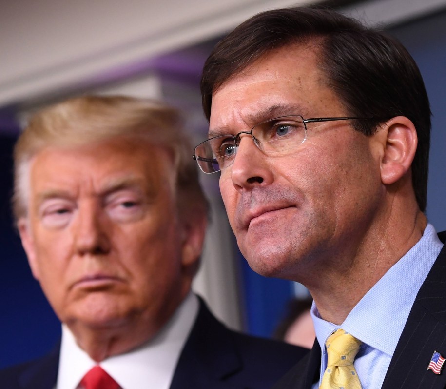 Prezydent USA Donald Trump i szef Pentagonu Mark Esper /KEVIN DIETSCH / POOL /PAP/EPA