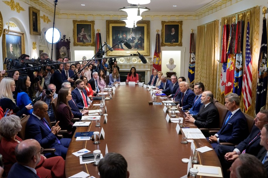 Prezydent USA Donald Trump oświadczył we wtorek podczas posiedzenia gabinetu, że gdyby nie on, wojna w Ukrainie mogłaby przekształcić się w wojnę światową. /Shutterstock