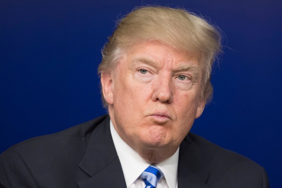 Prezydent USA Donald Trump po raz pierwszy na początku marca powiedzlił się podejrzeniami, że wieżowiec Trump Tower w Nowym Jorku - "kwatera główna" jego sztabu wyborczego, a następnie zespołu przejmującego władzę - był podsłuchiwany /MICHAEL REYNOLDS    /PAP/EPA