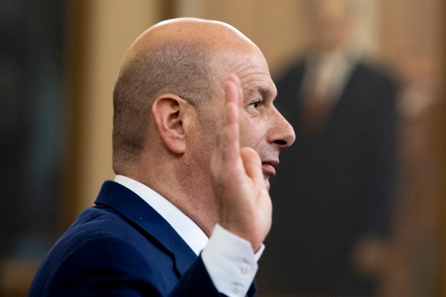 Prezydent USA Donald Trump zdymisjonował ambasadora USA w UE Gordona Sondlanda, który zeznawał podczas procedury impeachmentu w Kongresie /MICHAEL REYNOLDS    /PAP/EPA