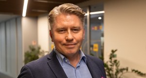 "Prezydent USA jest narcyzem. Dopóki się podlizujesz, jest w porządku"