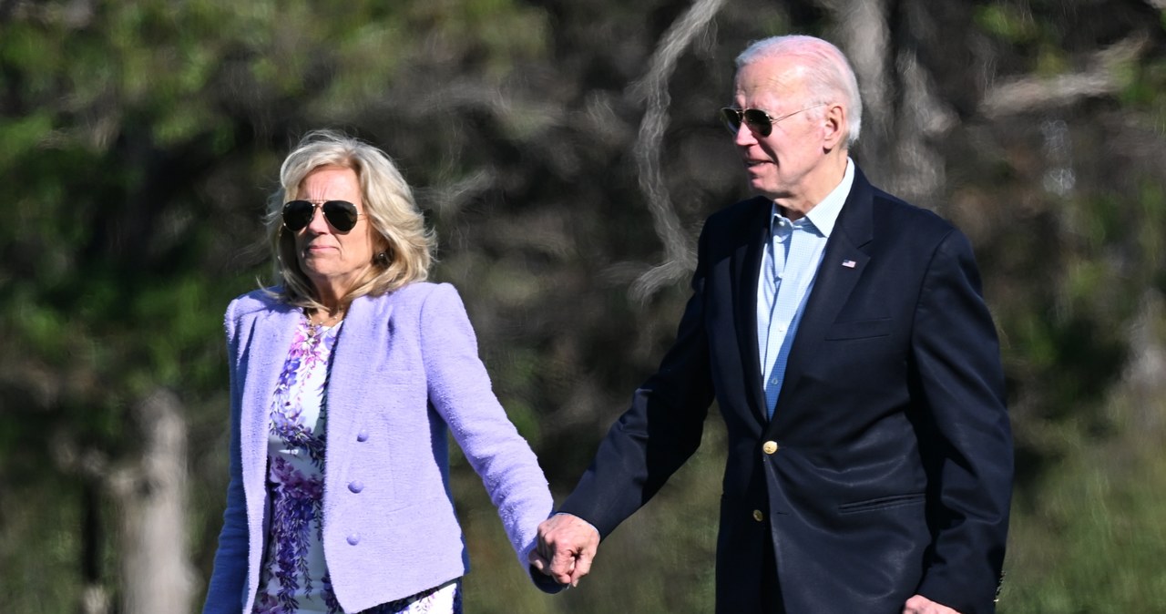 Prezydent USA Joe Biden i jego małżonka Jill zarobili w ub. roku 579 514 dolarów /ANDREW CABALLERO-REYNOLDS /AFP