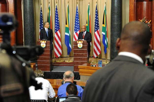 Prezydent USA spotkał się w Johannesburgu z rodziną byłego prezydenta RPA Nelsona Mandeli /SIYABULELA DUDA /PAP/EPA