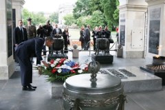 Prezydent USA złożył kwiaty przed Grobem Nieznanego Żołnierza