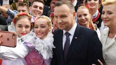 Prezydent utknął w Chicago. Powód - usterka samolotu