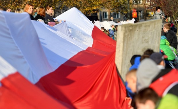 Prezydent Warszawy się odwołuje. Szef MSWiA zapewnia, że na marszu będzie bezpiecznie