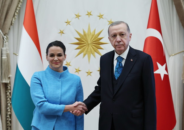 Prezydent Węgier Katalin Novak i prezydent Turcji Recep Tayyip Erdogan /TURKISH PRESIDENTAL PRESS OFFICE / HANDOUT /PAP