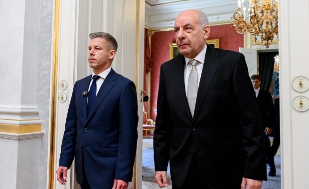 Prezydent Węgier postawił się premierowi. Odrzucił wezwanie Magyara
