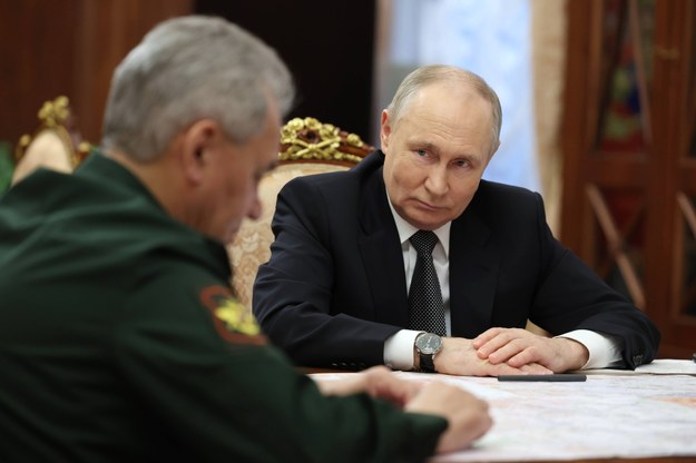Prezydent Władimir Putin i minister obrony Rosji Siergiej Szojgu /ALEXANDER KAZAKOV / SPUTNIK / KREMLIN POOL /PAP/EPA