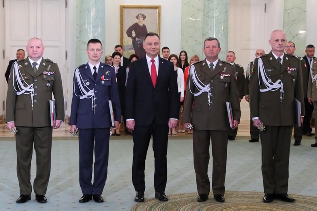 Prezydent wręczył nominacje generalskie /Tomasz Gzell /PAP