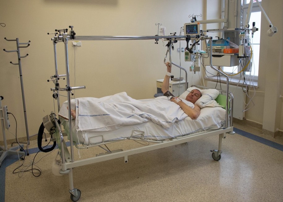 Prezydent Wrocławia po wypadku /Maciej Kulczyński /PAP