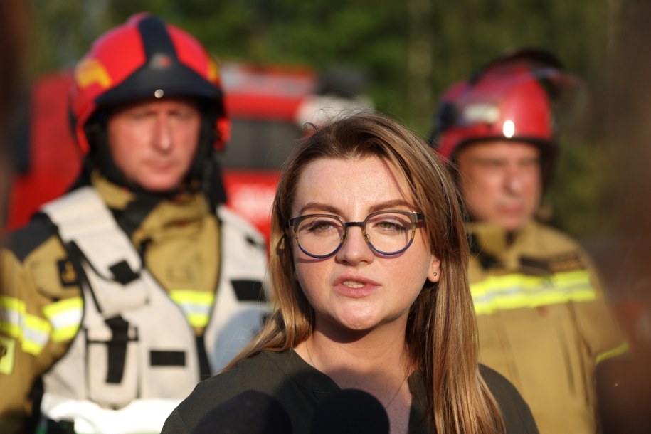 Prezydent Zabrza Agnieszka Rupniewska podczas briefingu prasowego /Kasia Zaremba /PAP