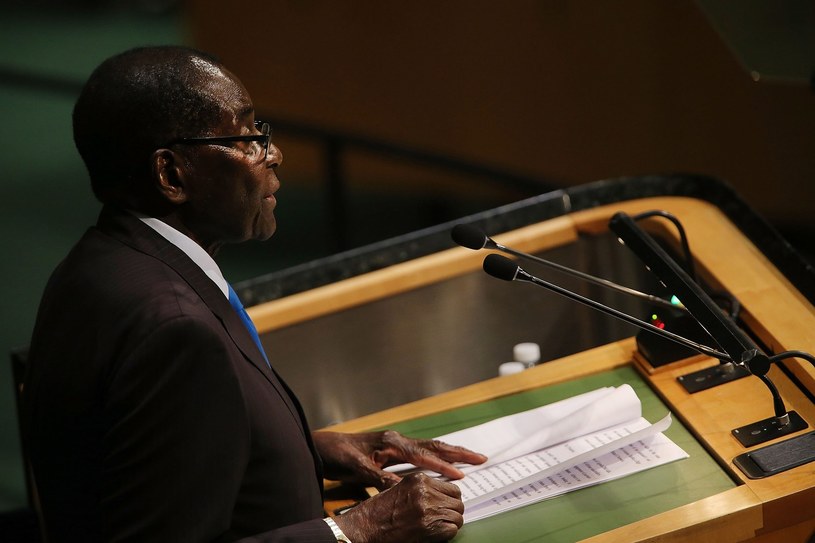 Prezydent Zimbabwe otrzymał pokojową nagrodę Konfucjusza /AFP