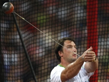 Primoz Kozmus - mistrz olimpijski z Pekinu w rzucie młotem. /AFP