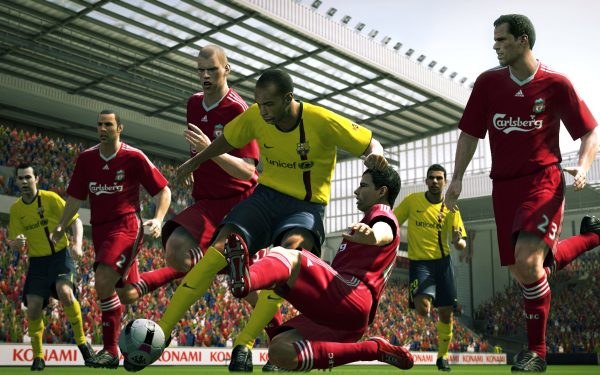 Pro Evolution Soccer 2010 zbliża się wielkimi krokami, na przystawkę podano demo gry /Informacja prasowa