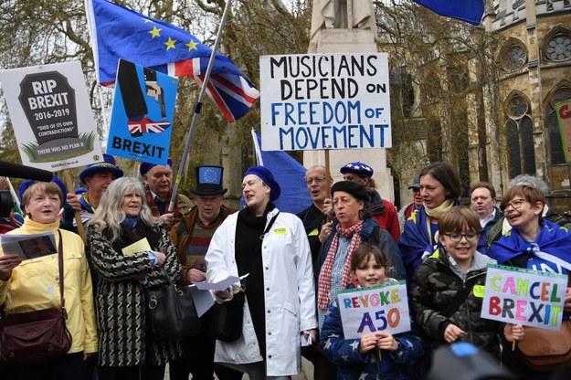 Pro-unijna demonstracja przed parlamentem w Londynie /ANDY RAIN /PAP/EPA