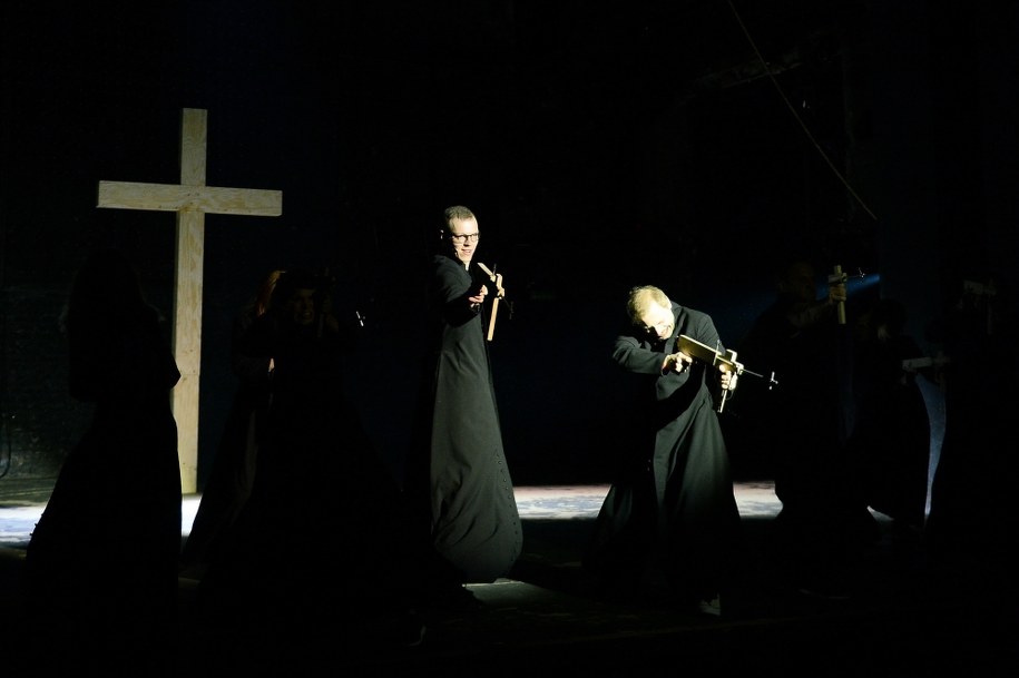 Próba medialna spektaklu „Klątwa” w reż. Olivera Frljicia /Marcin Kmieciński /PAP