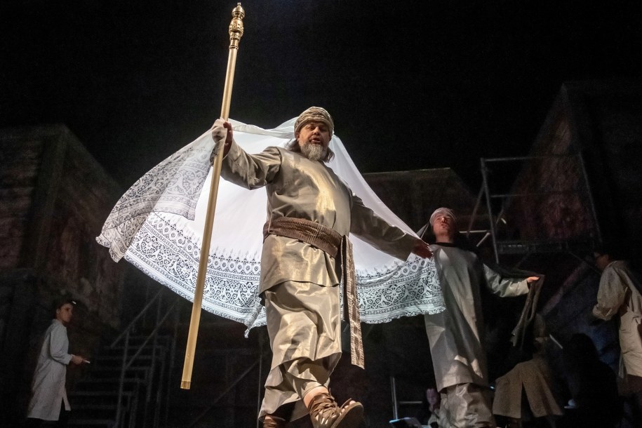 Próba medialna sztuki „Historyja o chwalebnym Zmartwychwstaniu Pańskim” w Teatrze im. Juliusza Osterwy w Lublinie /Wojtek Jargiło /PAP