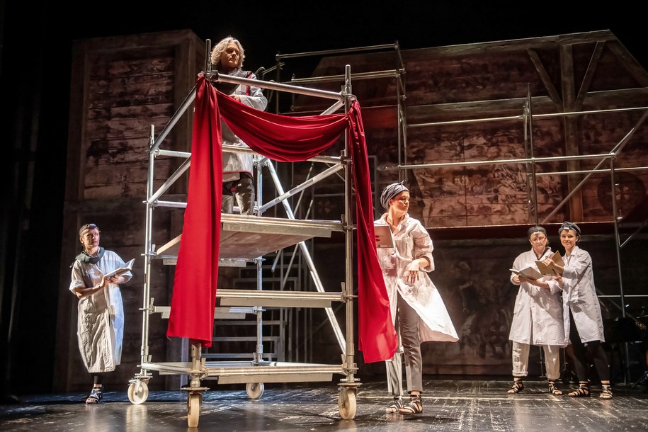 Próba medialna sztuki „Historyja o chwalebnym Zmartwychwstaniu Pańskim” w Teatrze im. Juliusza Osterwy w Lublinie /Wojtek Jargiło /PAP