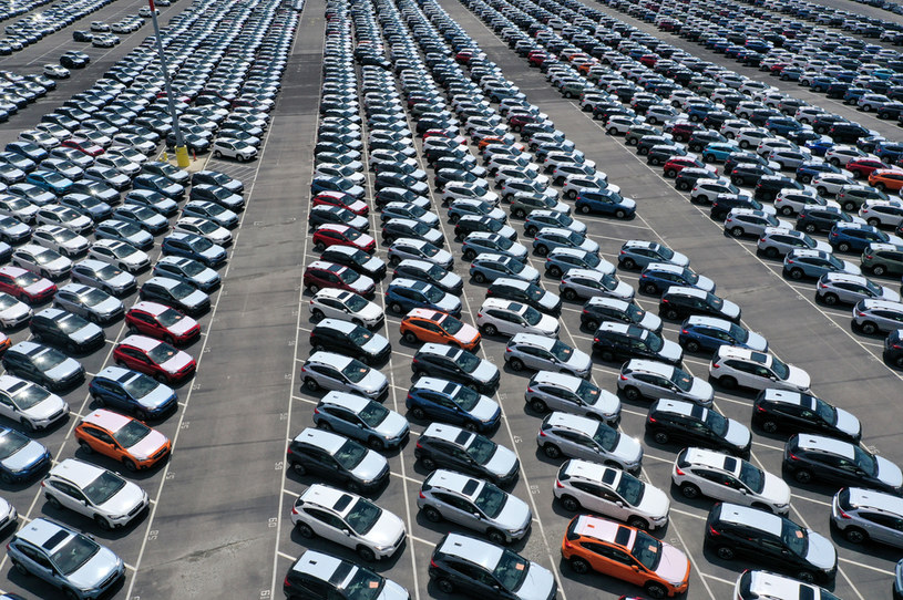 Problem może dotyczy setek tysięcy samochodów /Getty Images