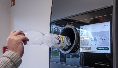 Problem z systemem kaucyjnym. Takiej butelki butelkomat nie przyjmie
