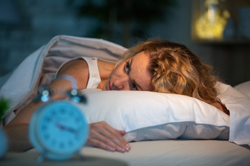 Problemów ze snem nie można lekceważyć. Ma on duże znaczenie dla zdrowia /123RF/PICSEL