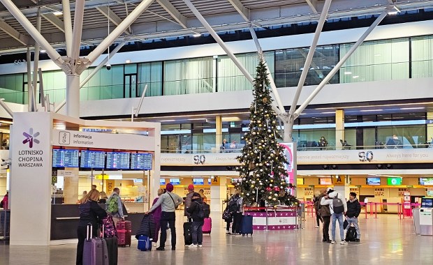 Problemy na lotniskach. Odwołane i opóźnione loty w Warszawie i Modlinie 