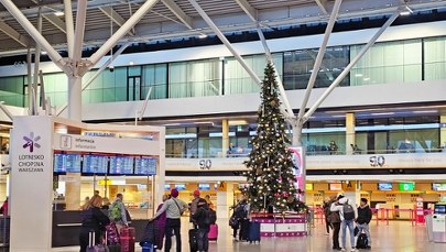 Problemy na lotniskach. Odwołane i opóźnione loty w Warszawie i Modlinie 