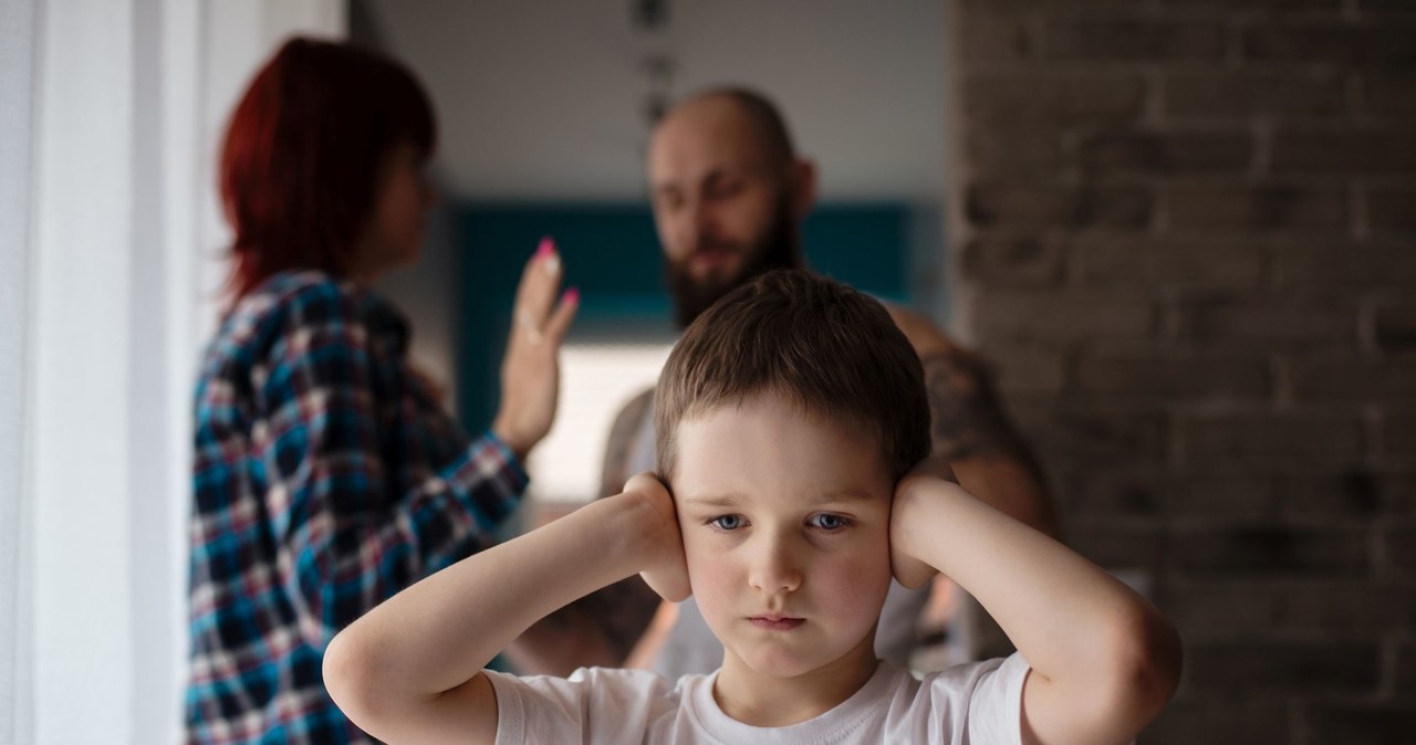 Problemy pojawiają się w każdym domu, a o tym, jak skutecznie uda się je rozwiązać, decydują umiejętności komunikacyjne członków rodziny /123RF/PICSEL