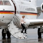 Problemy samolotu z szefową KE na pokładzie. Rosjanie zakłócili sygnał GPS?