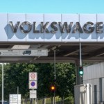 Problemy Volkswagena narastają. Zyski lecą w dół, koncern tnie etaty