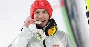 Problemy z medalami nie ominęły Tomasiaka. Srebrny krążek uszkodzony