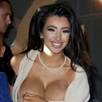 Problemy z sukienką Chloe Khan 