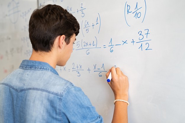 Próbna matura z matematyki 2023 /Shutterstock