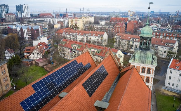 ​Proboszcz musi zdjąć fotowoltaikę. To słynny zabytkowy kościół w Gdańsku