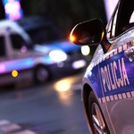 Próbował autem przejechać policjanta. Policja poszukuje mężczyzny