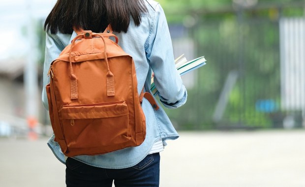 Próbował zgwałcić 13-latkę. Miesiąc po wyroku znów zaatakował