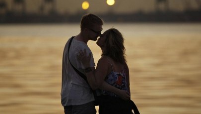 Próbowała przekazać koledze amfetaminę... pocałunkiem