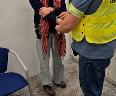 Próbowała przemycić lufy do pistoletów. Tak się tłumaczyła na lotnisku w Krakowie