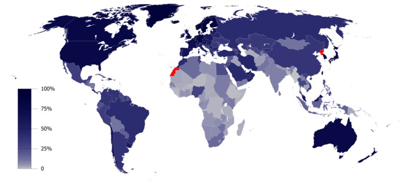 Procent populacji z dostępem do internetu w 2015 r. Kolor czerwony to brak danych. /Emilfaro /domena publiczna