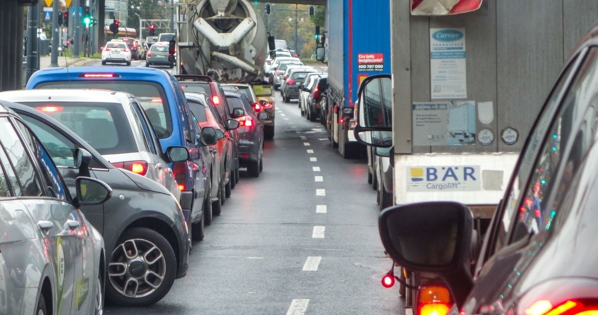 Proces wypalania filtra DPF nie jest czymś nadzwyczajnym we współczesnych autach z silnikiem diesla, zwłaszcza tych, które sporo czasu spędzają w mieście. /Piotr Kamionka/ REPORTER /East News