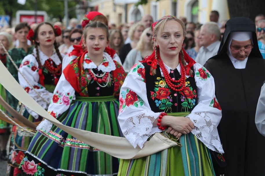 Procesja Bożego Ciała w Łowiczu w 2021 roku /Roman Zawistowski /PAP