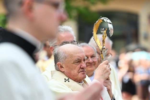 Procesja Bożego Ciała w Warszawie: kard. Kazimierz Nycz. / 	Radek Pietruszka   /PAP