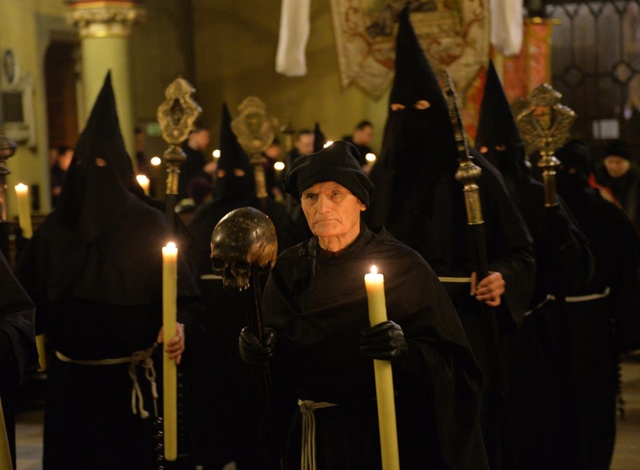 Procesja Jerozolimska członków Arcybractwa Męki Pańskiej (zdjęcie archiwalne) /Jacek Bednarczyk /PAP